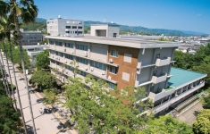 人文社会科学部建物写真